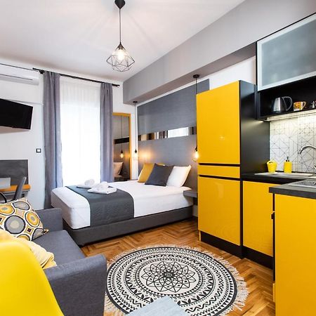 Downtown Luxury Boutique Suites : The Yellow Suite Thessaloníki Exteriör bild