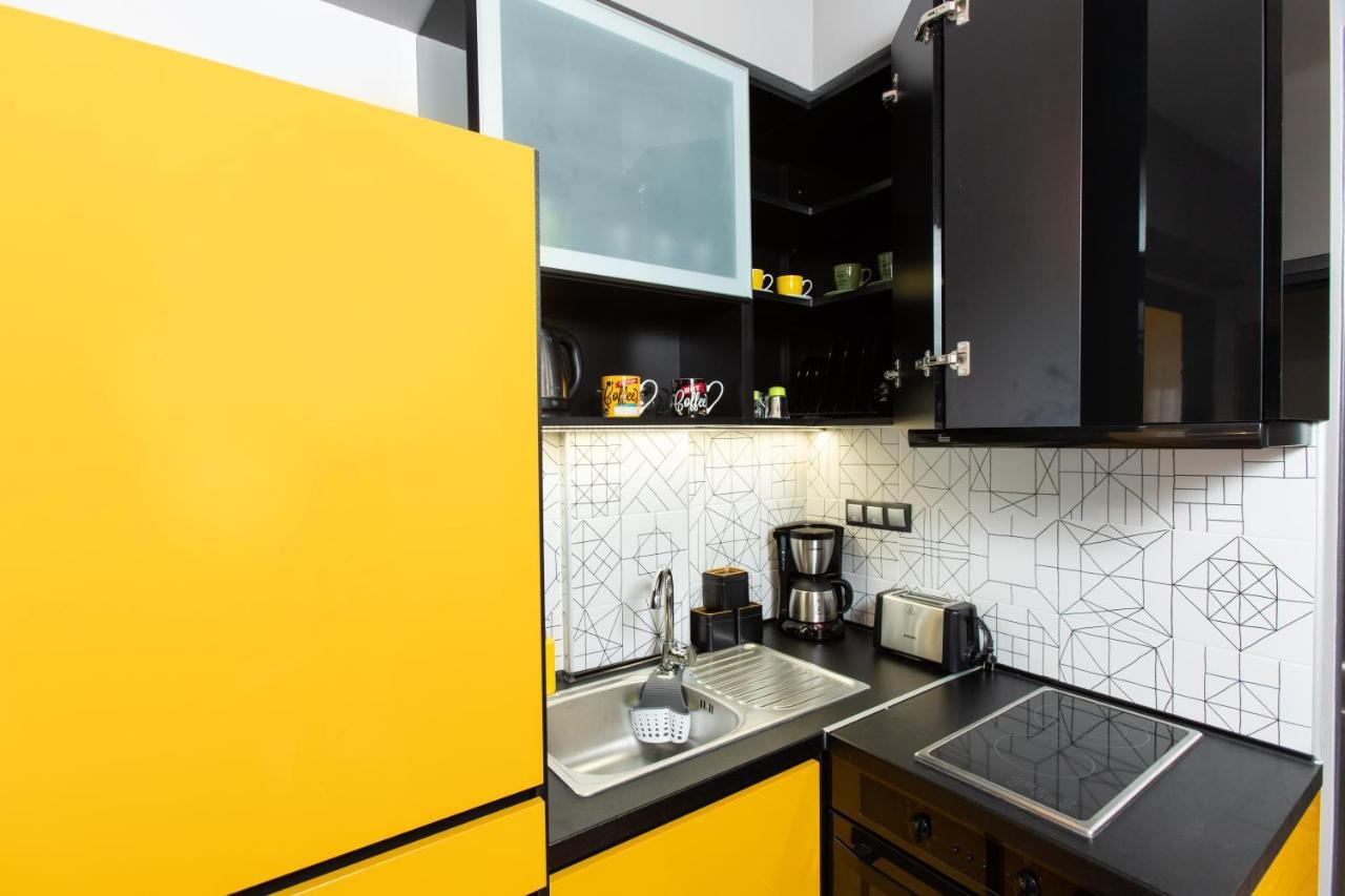 Downtown Luxury Boutique Suites : The Yellow Suite Thessaloníki Exteriör bild