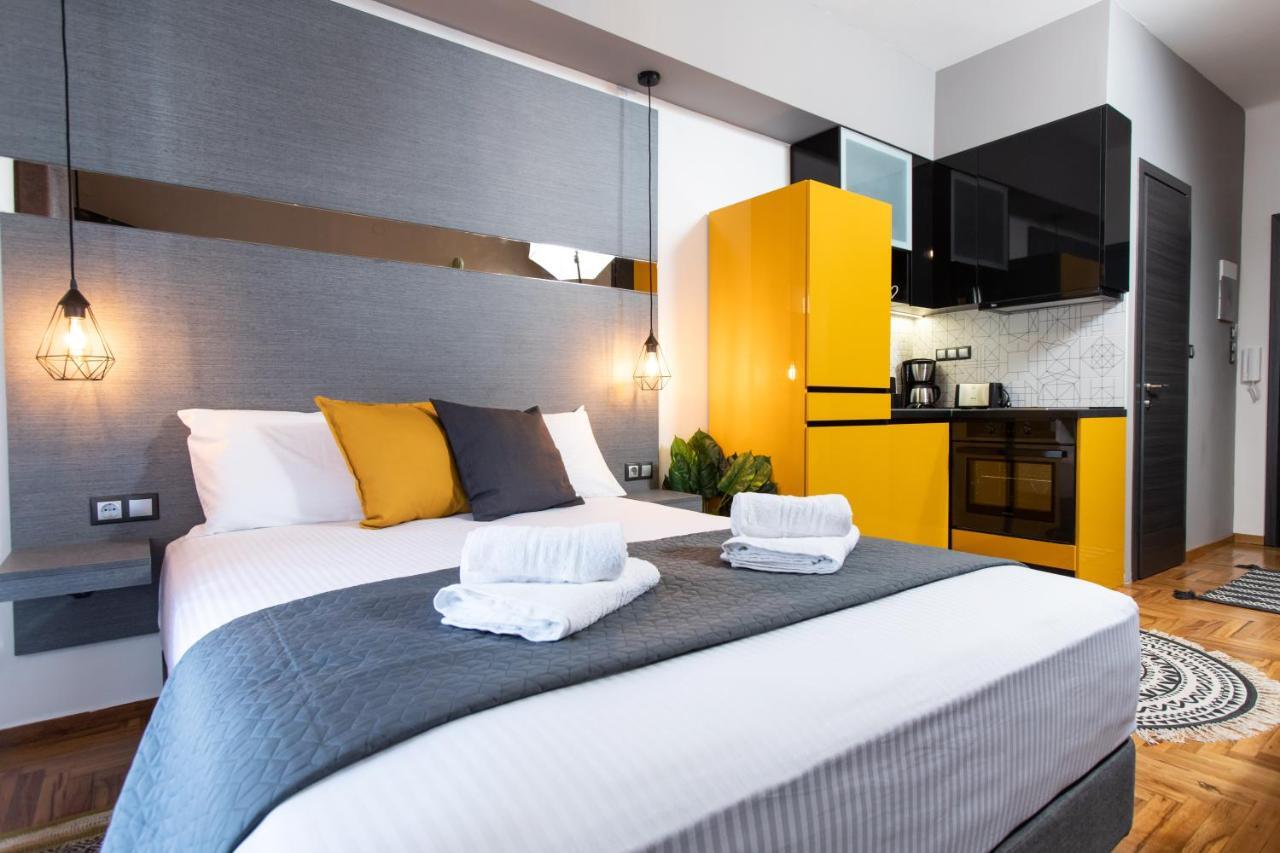 Downtown Luxury Boutique Suites : The Yellow Suite Thessaloníki Exteriör bild