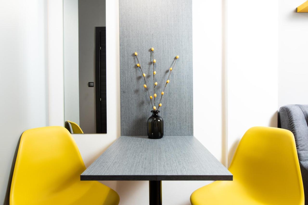 Downtown Luxury Boutique Suites : The Yellow Suite Thessaloníki Exteriör bild